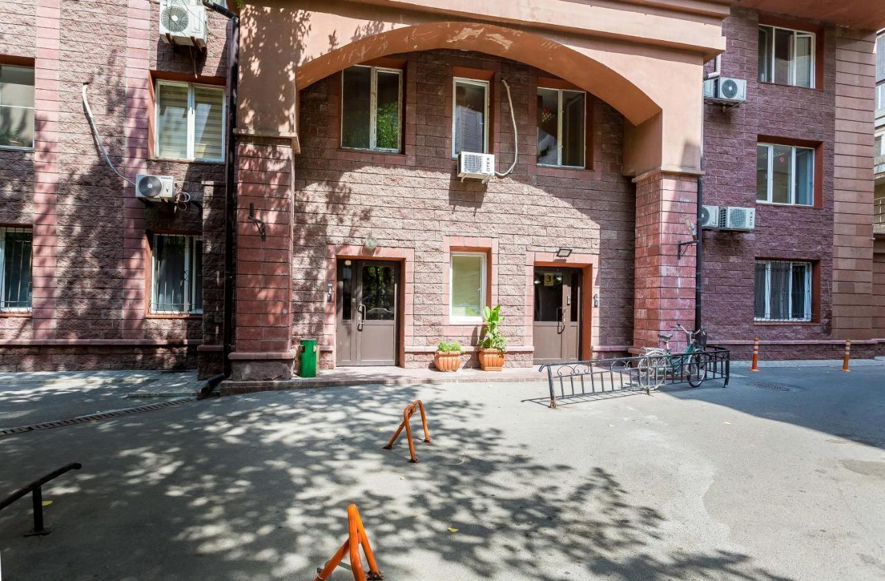 золотой квадрат, центр алматы! Almaty